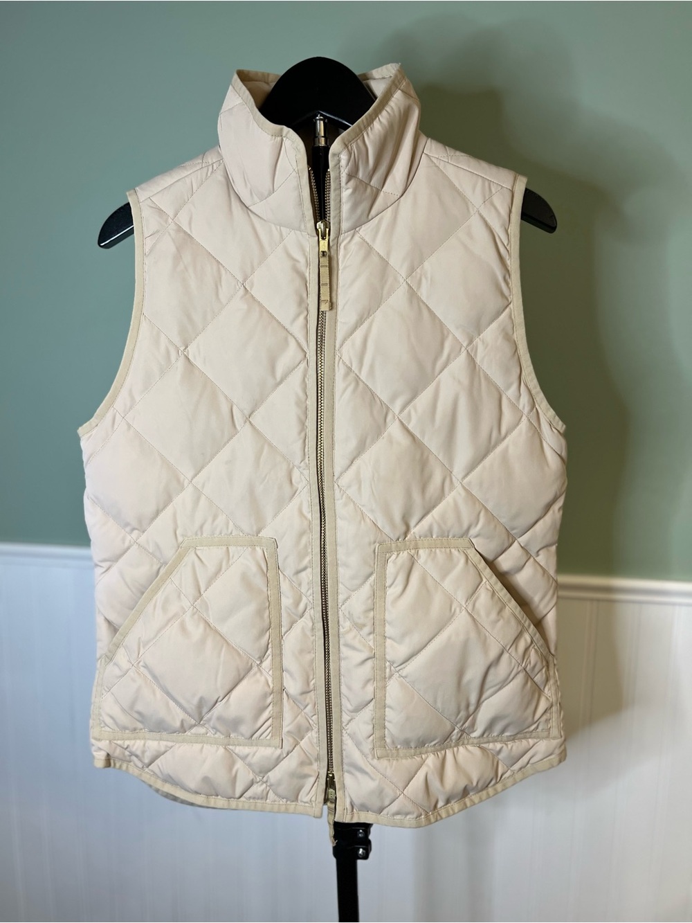 Like New- J. Crew Sleeveless Quilted Down Excursion Vest in Bisque Beige Size XS